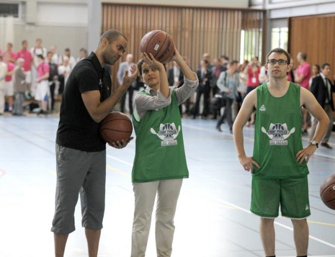 Entraînement particulier de Najat Vallaud Belkacem par Tony Parker 